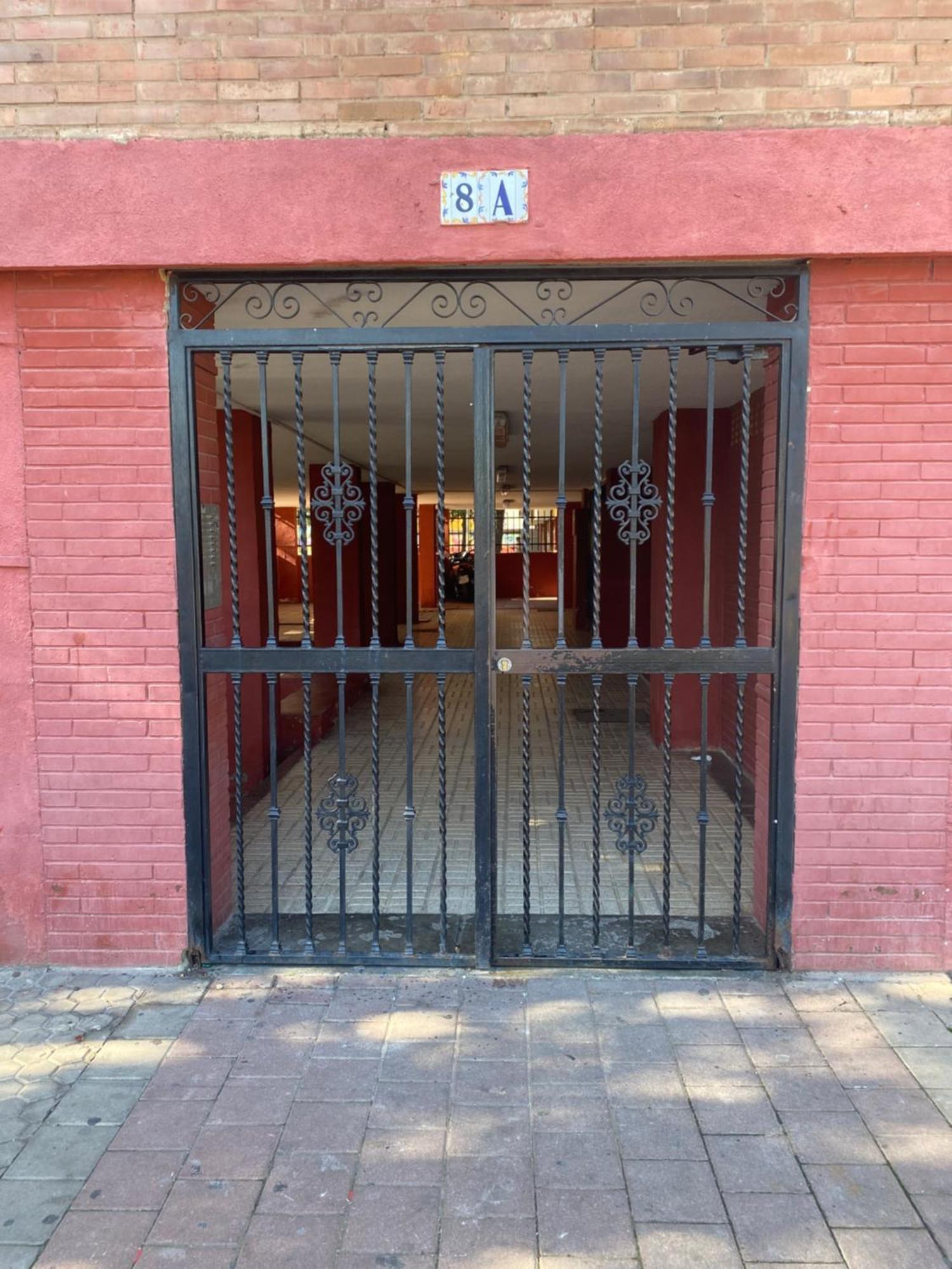 Shared Apartment! Piso Compartido! Общая Квартира! Sevilla Buitenkant foto