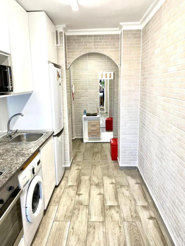 Shared Apartment! Piso Compartido! Общая Квартира! Sevilla Buitenkant foto