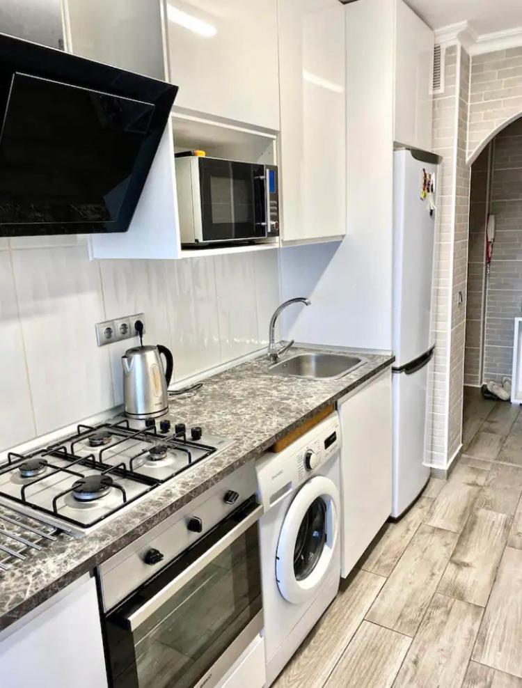 Shared Apartment! Piso Compartido! Общая Квартира! Sevilla Buitenkant foto