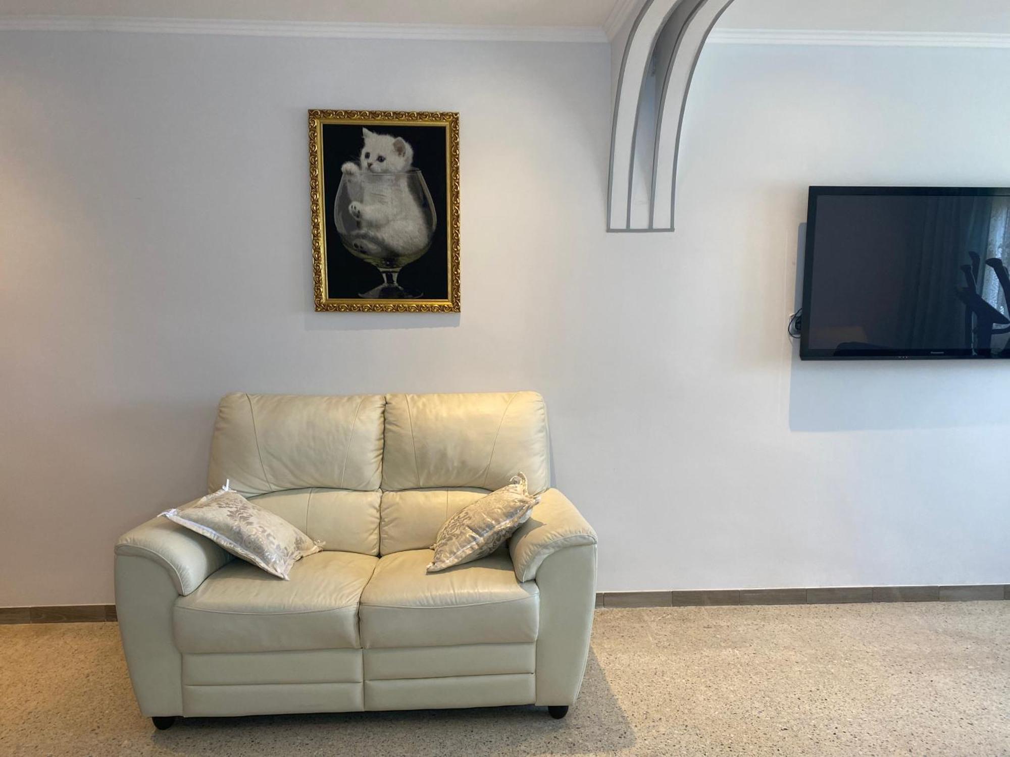 Shared Apartment! Piso Compartido! Общая Квартира! Sevilla Buitenkant foto