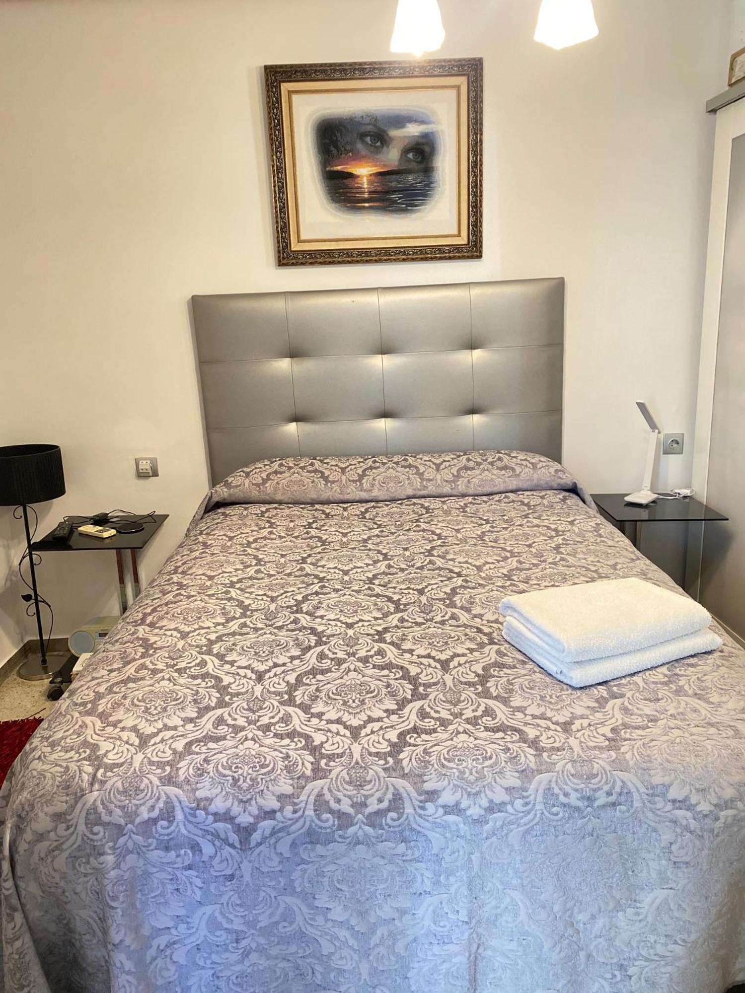 Shared Apartment! Piso Compartido! Общая Квартира! Sevilla Buitenkant foto
