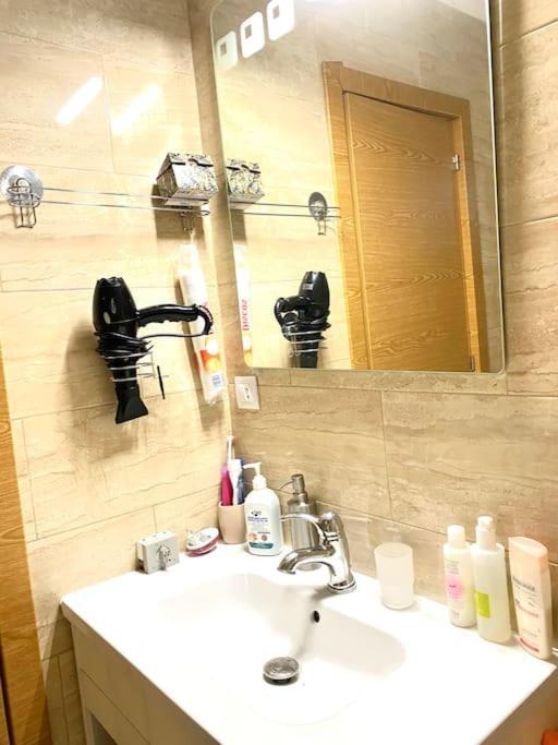 Shared Apartment! Piso Compartido! Общая Квартира! Sevilla Buitenkant foto