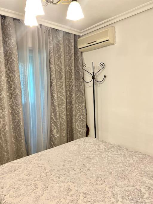 Shared Apartment! Piso Compartido! Общая Квартира! Sevilla Buitenkant foto
